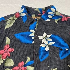 Bruno New York Short Sleeve Men’s Large Hawaiian‎ Shirt Black Blue Red Rayon